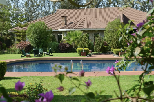 Bougainvillea Safari Lodge